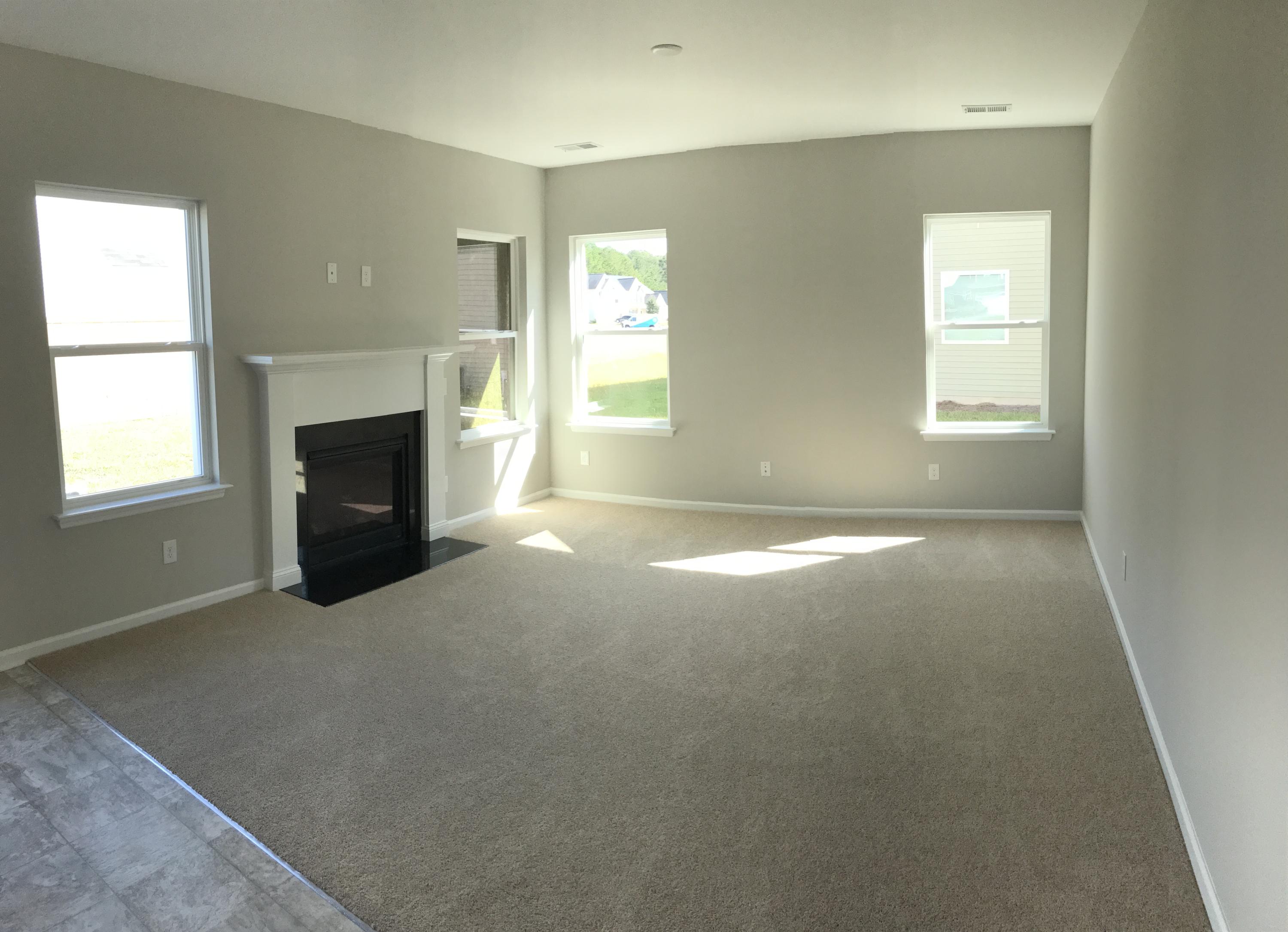 7774 Discovery Road North Charleston, SC 29420 - Photo 5 of 21 Family room