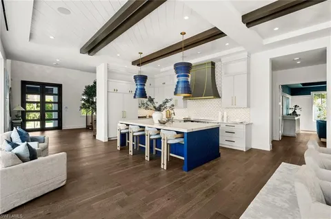 $8,000,000 | 506 Neapolitan Lane, Naples, FL 34103
