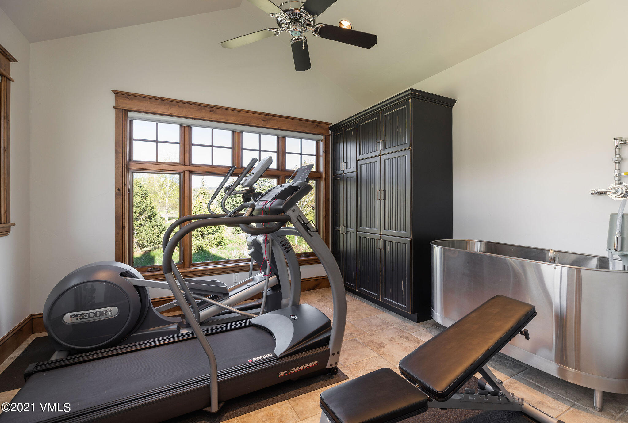 950 Cordillera Way Edwards, CO 81632 - Photo 18 of 26 a view of a room with gym equipment