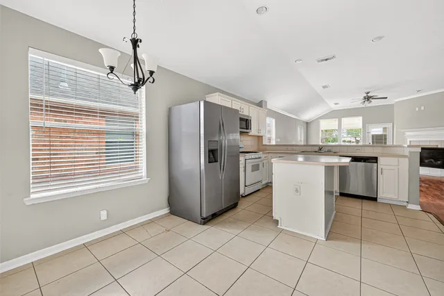 $1,800 | 5615 Brookhollow Oaks Trail, Houston, TX 77084