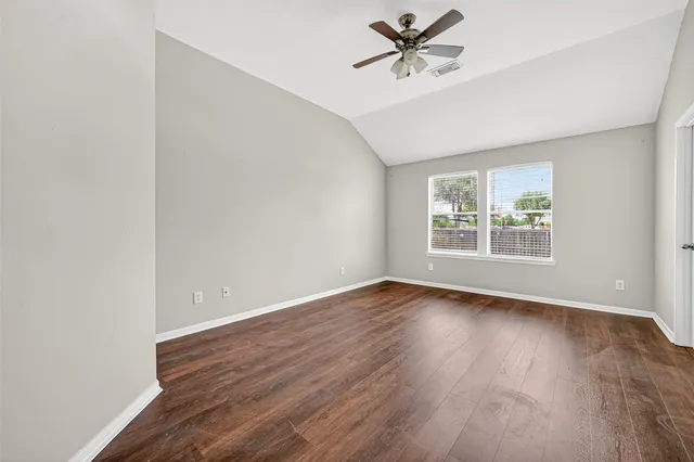 $1,800 | 5615 Brookhollow Oaks Trail, Houston, TX 77084