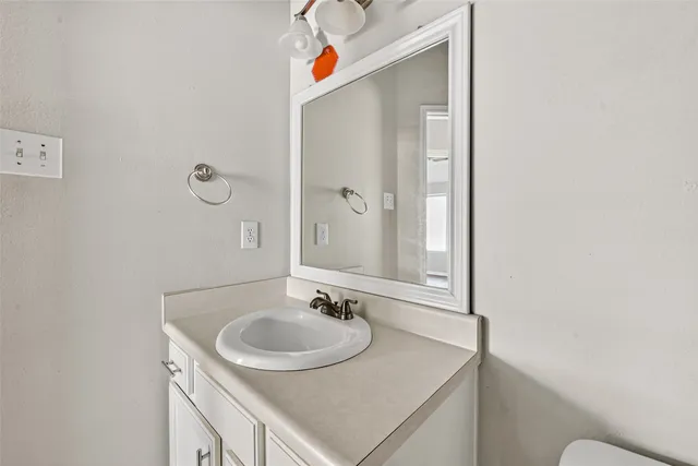 $1,800 | 5615 Brookhollow Oaks Trail, Houston, TX 77084