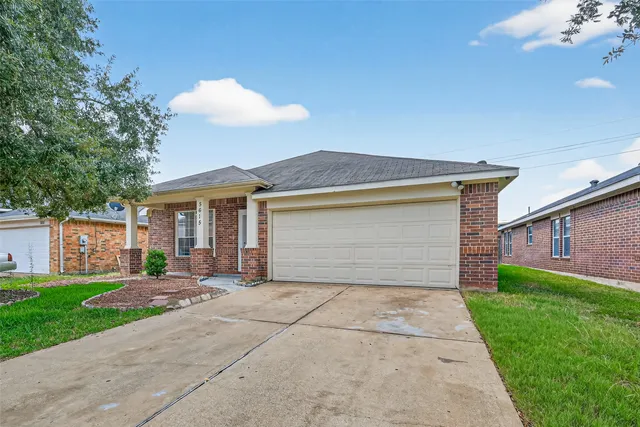 $1,800 | 5615 Brookhollow Oaks Trail, Houston, TX 77084