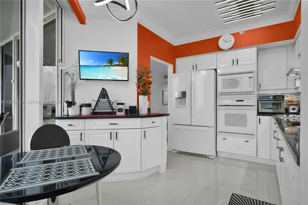 $5,000 | 4775 Collins Avenue, Unit 1806, Miami Beach, FL 33140