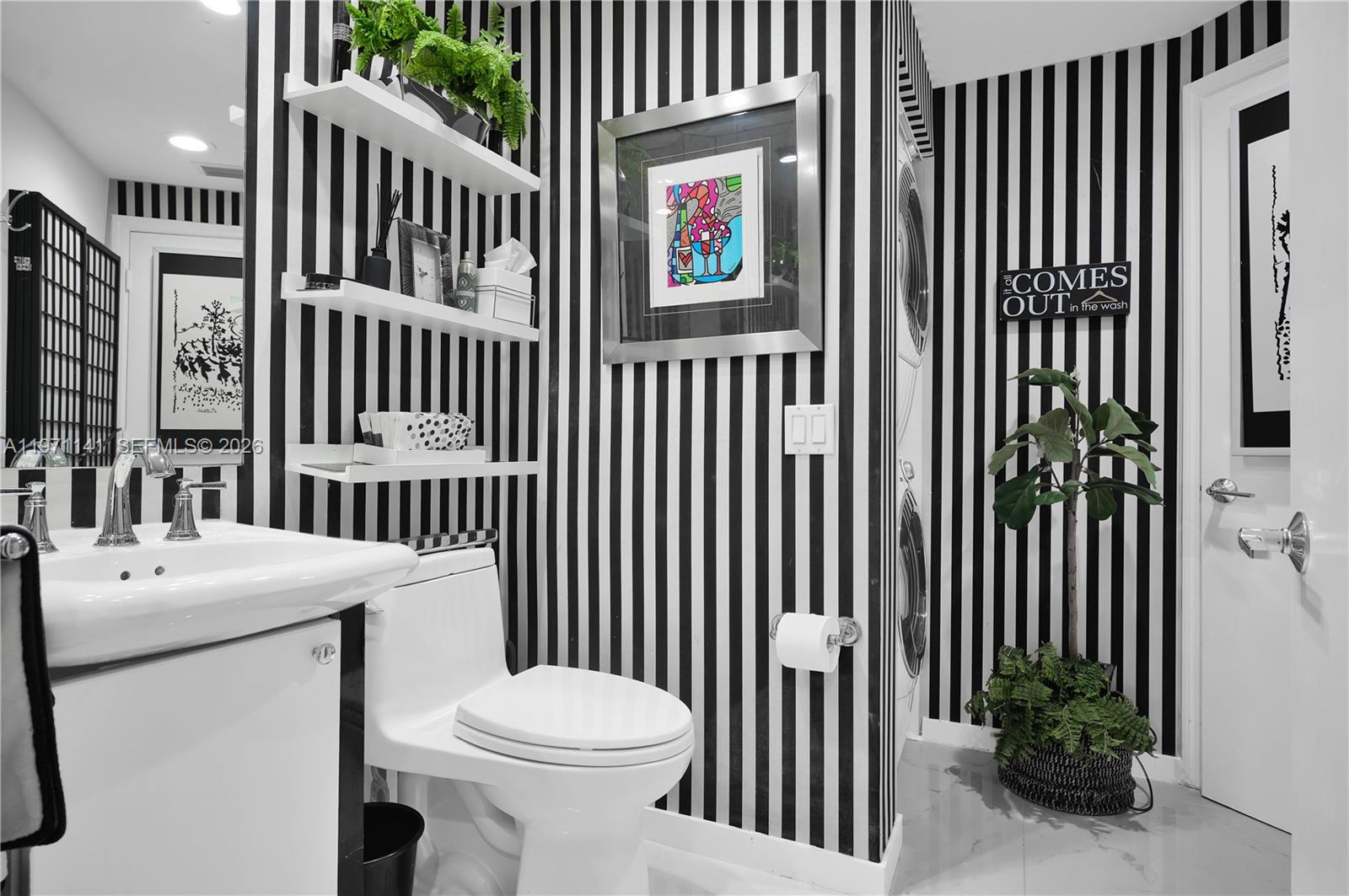 4775 Collins Avenue, Unit 1806 Miami Beach, FL 33140 - Photo 16 of 67