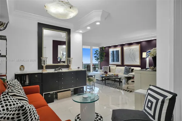 $5,000 | 4775 Collins Avenue, Unit 1806, Miami Beach, FL 33140