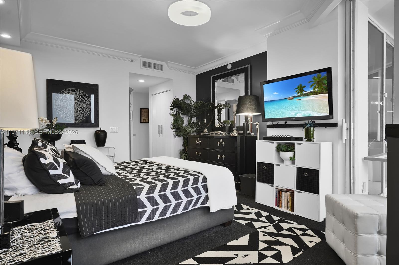 4775 Collins Avenue, Unit 1806 Miami Beach, FL 33140 - Photo 31 of 67