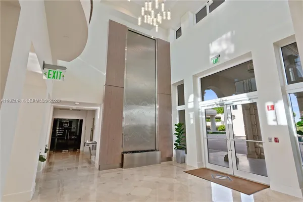 $5,000 | 4775 Collins Avenue, Unit 1806, Miami Beach, FL 33140