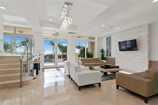 $5,000 | 4775 Collins Avenue, Unit 1806, Miami Beach, FL 33140