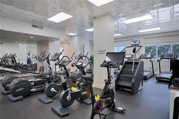 $5,000 | 4775 Collins Avenue, Unit 1806, Miami Beach, FL 33140