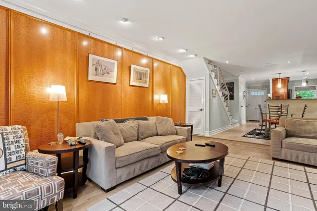 $6,000 | 750 9th Street Southeast, Washington, DC 20003