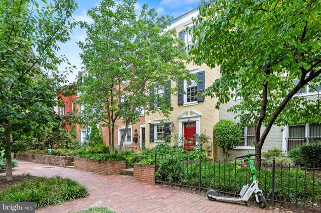 $6,000 | 750 9th Street Southeast, Washington, DC 20003