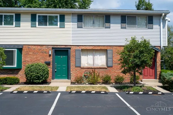 $2,200 | 7752 Montgomery Road, Unit 65, Cincinnati, OH 45236