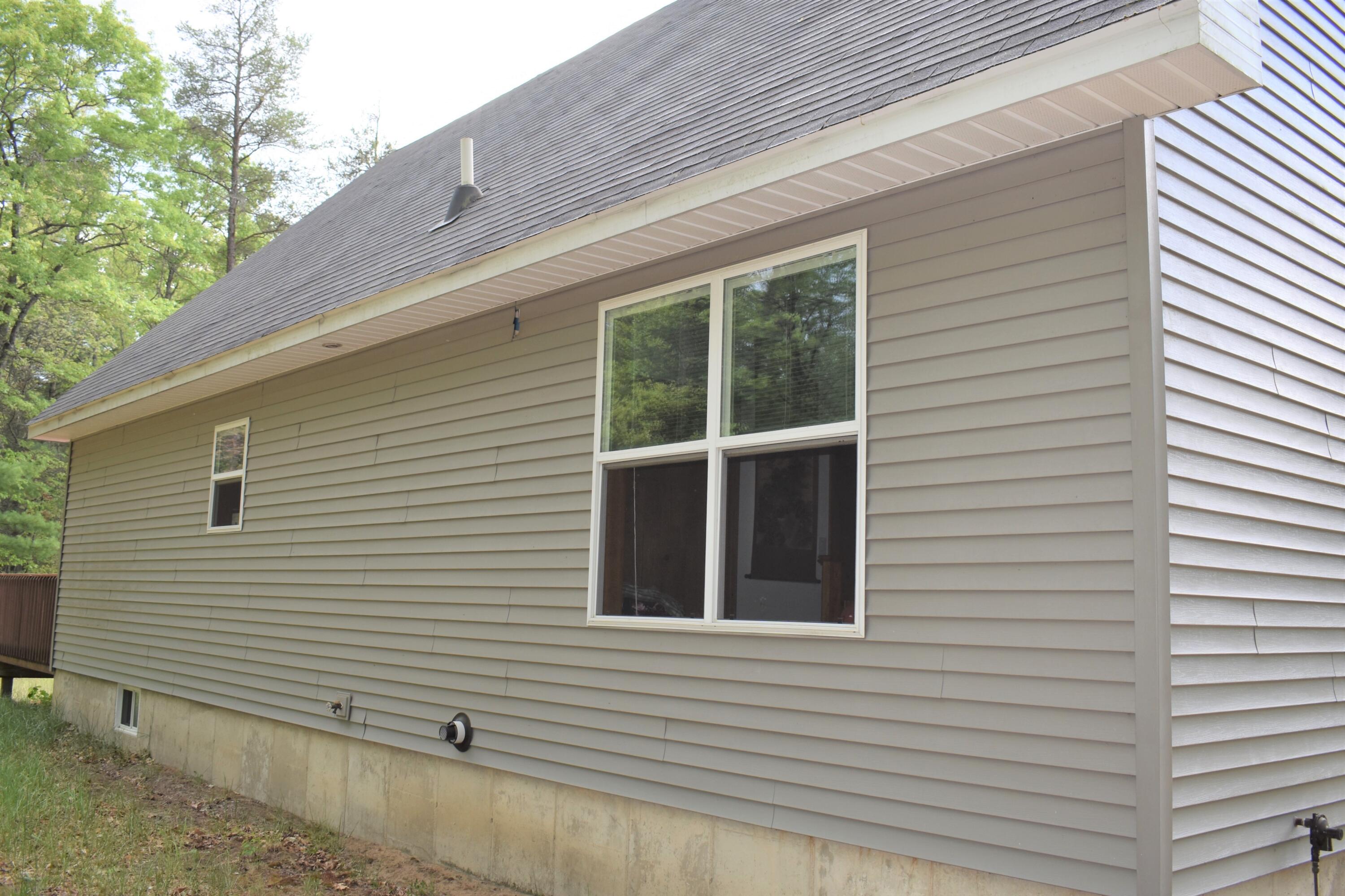 151 Stoney Rdg Road Wellston, MI 49689 - Photo 3 of 25 DSC_0510