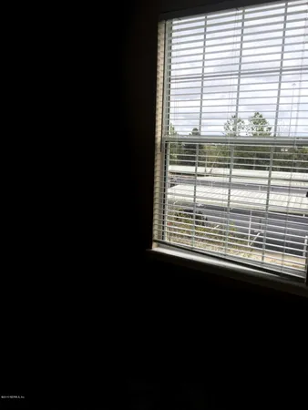 a view of empty room with window