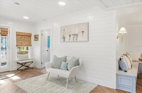 $1,099,000 | 2913 Gulf Drive, Holmes Beach, FL 34217