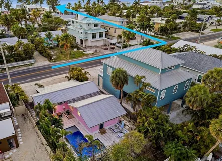 $1,099,000 | 2913 Gulf Drive, Holmes Beach, FL 34217