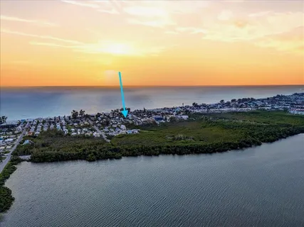 $1,099,000 | 2913 Gulf Drive, Holmes Beach, FL 34217