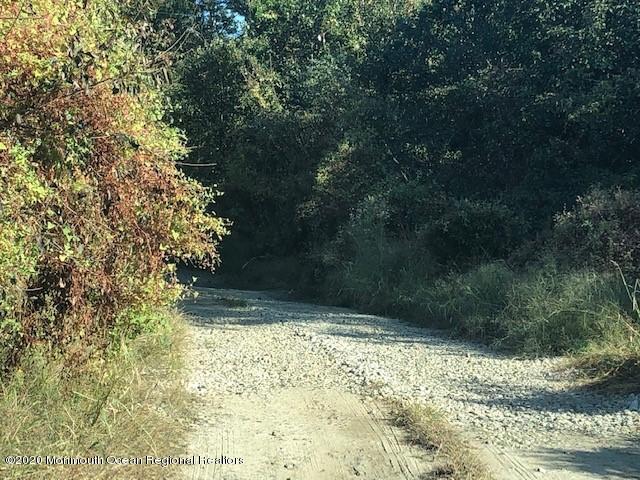 301 Hendrickson Road Freehold, NJ 07728 - Photo 3 of 15 108