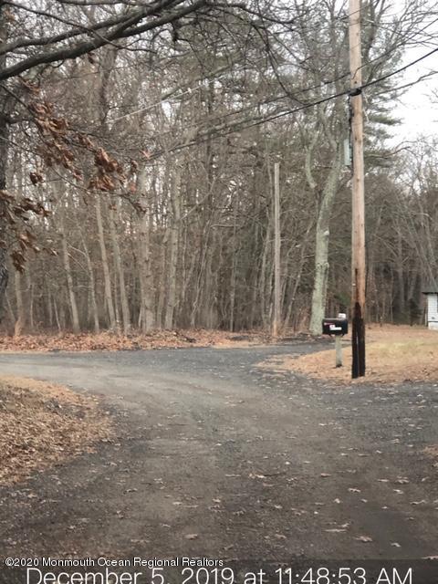 301 Hendrickson Road Freehold, NJ 07728 - Photo 4 of 15 IMG_4219