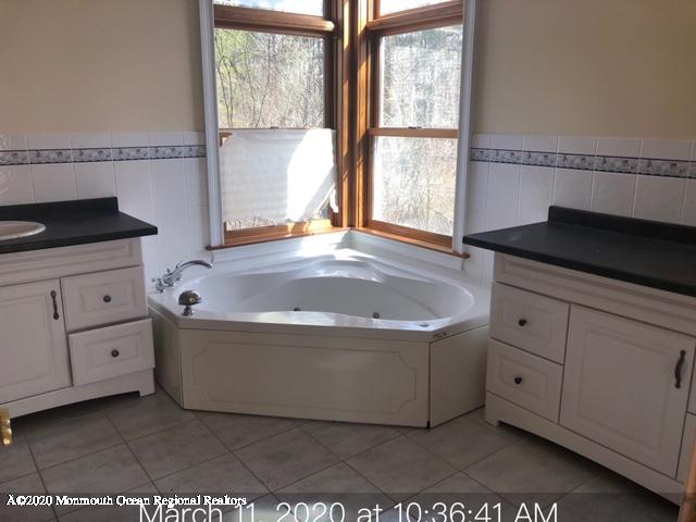 301 Hendrickson Road Freehold, NJ 07728 - Photo 6 of 15 IMG_5066