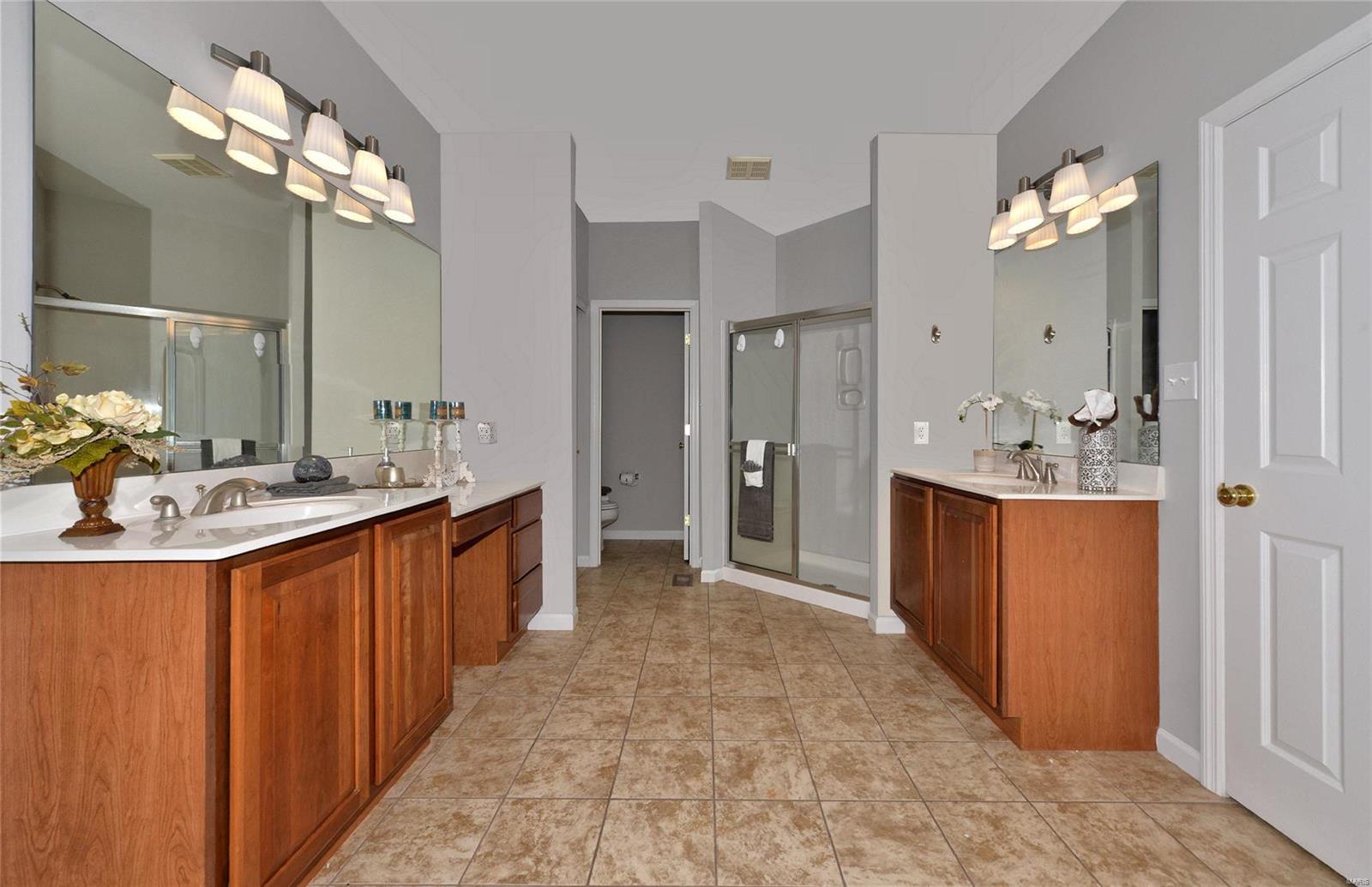 1039 Kiefer Ridge Drive Ballwin, MO 63021 - Photo 14 of 33 Gallery Image 14
