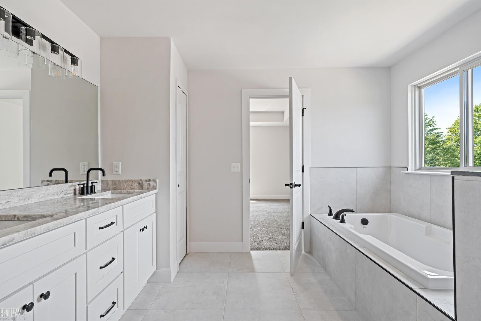 52385 Sass Road New Baltimore, MI 48047 - Photo 25 of 39 50152733-DAEB2612-9E97-4C6B-BBF7-C77E46F99974.JPG