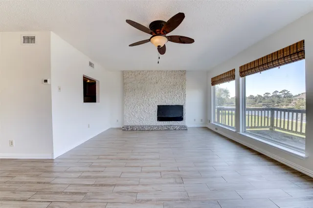 $234,900 | 2137 Casa Rio Circle, Dickinson, TX 77539