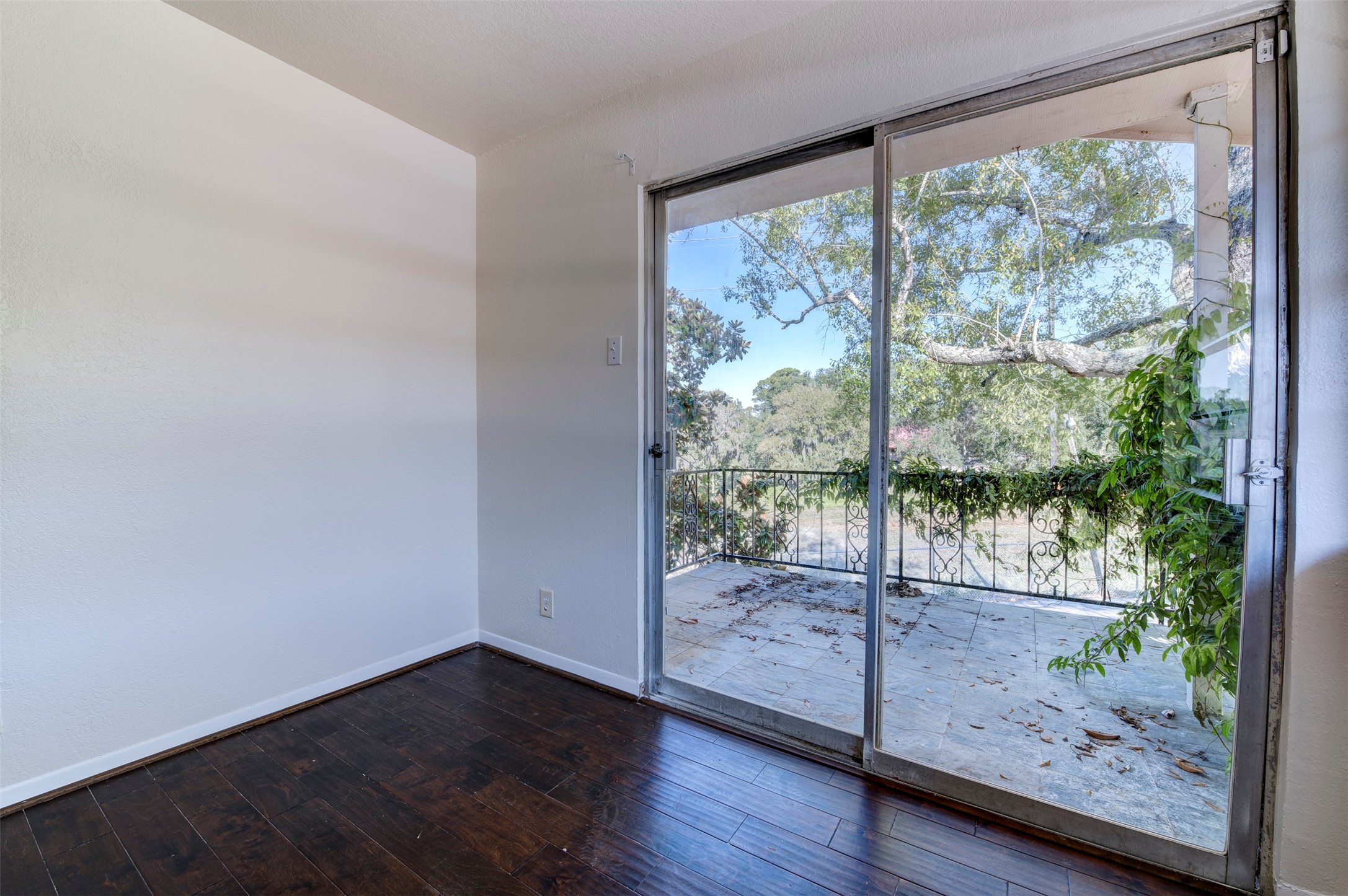 2137 Casa Rio Circle Dickinson, TX 77539 - Photo 24 of 36 Private balcony off primary bedroom.