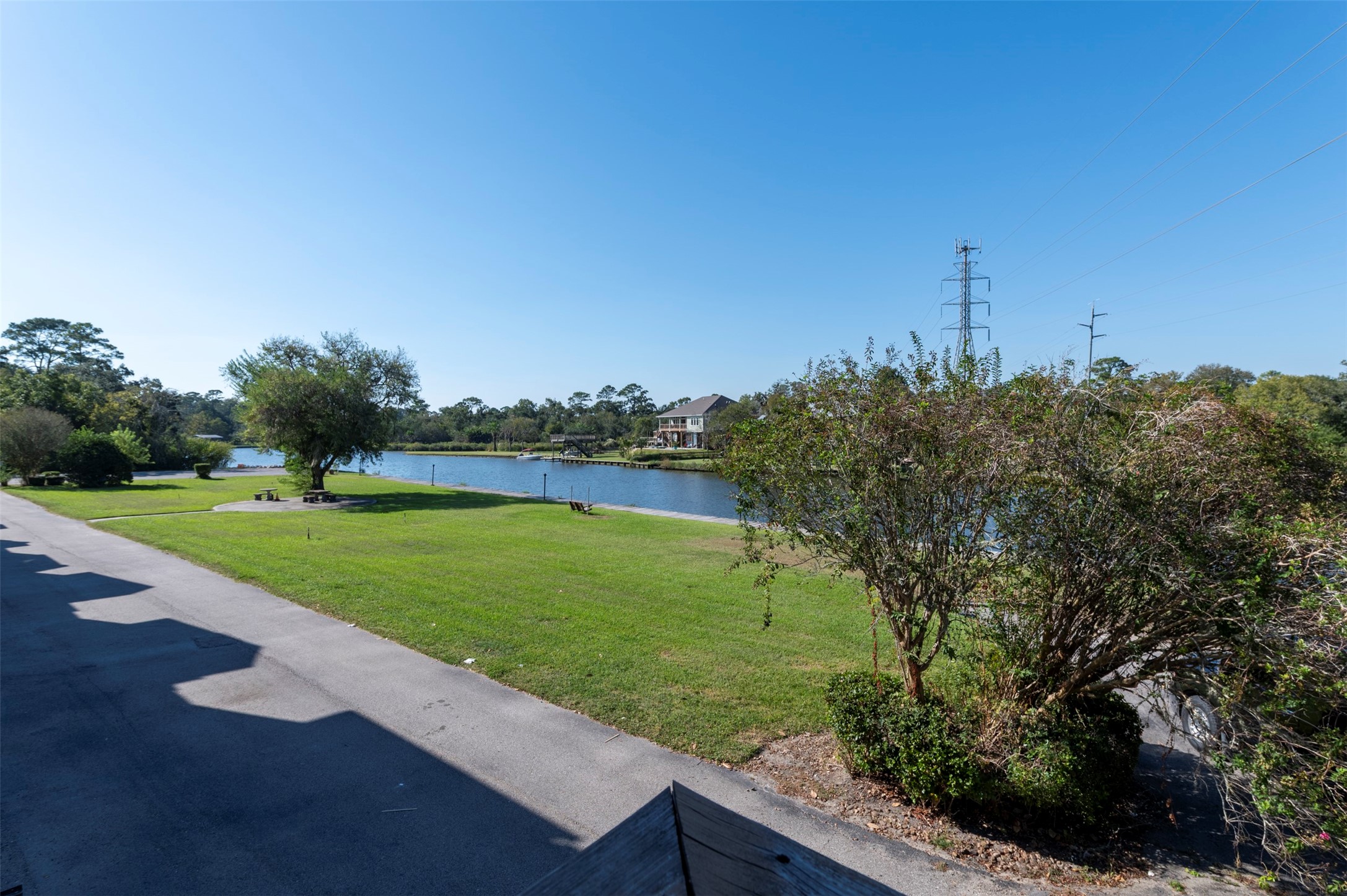 2137 Casa Rio Circle Dickinson, TX 77539 - Photo 32 of 36 Water views never get old!