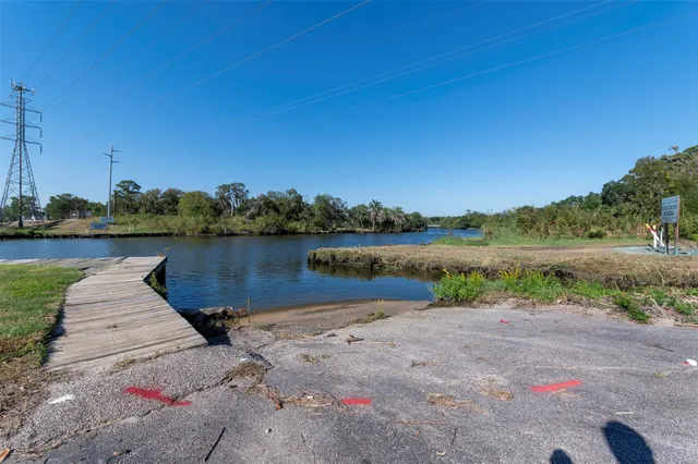 $234,900 | 2137 Casa Rio Circle, Dickinson, TX 77539