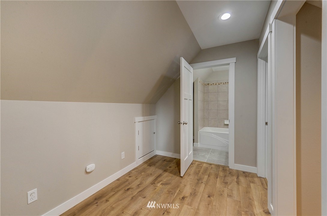 21620 Meridian Avenue South Bothell, WA 98021 - Photo 22 of 25