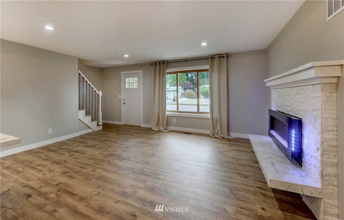 21620 Meridian Avenue South Bothell, WA 98021 - Photo 4 of 25