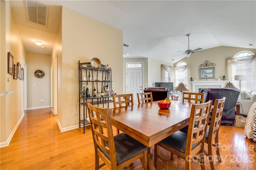 750 Ledgestone Court Tega Cay, SC 29708 - Photo 11 of 36 Gallery Image 11