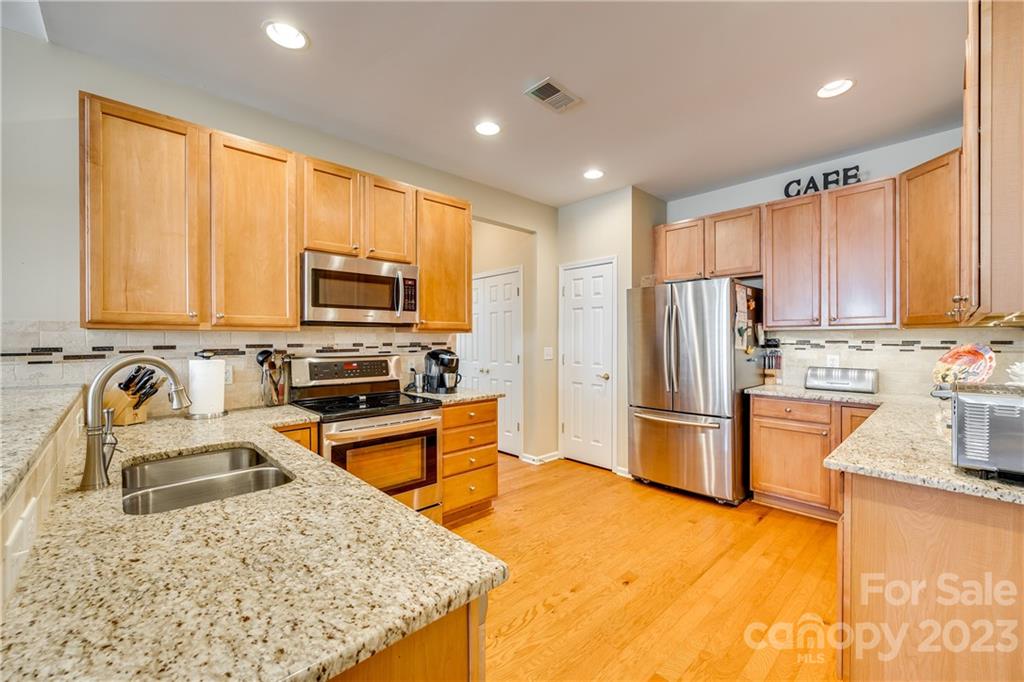 750 Ledgestone Court Tega Cay, SC 29708 - Photo 14 of 36 Gallery Image 14