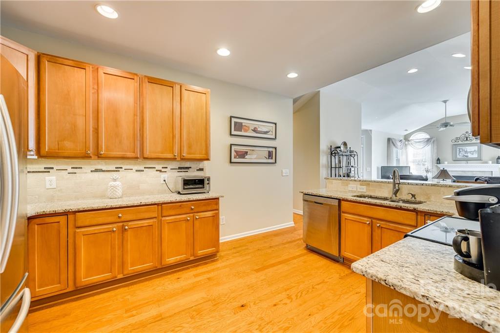 750 Ledgestone Court Tega Cay, SC 29708 - Photo 16 of 36 Gallery Image 16