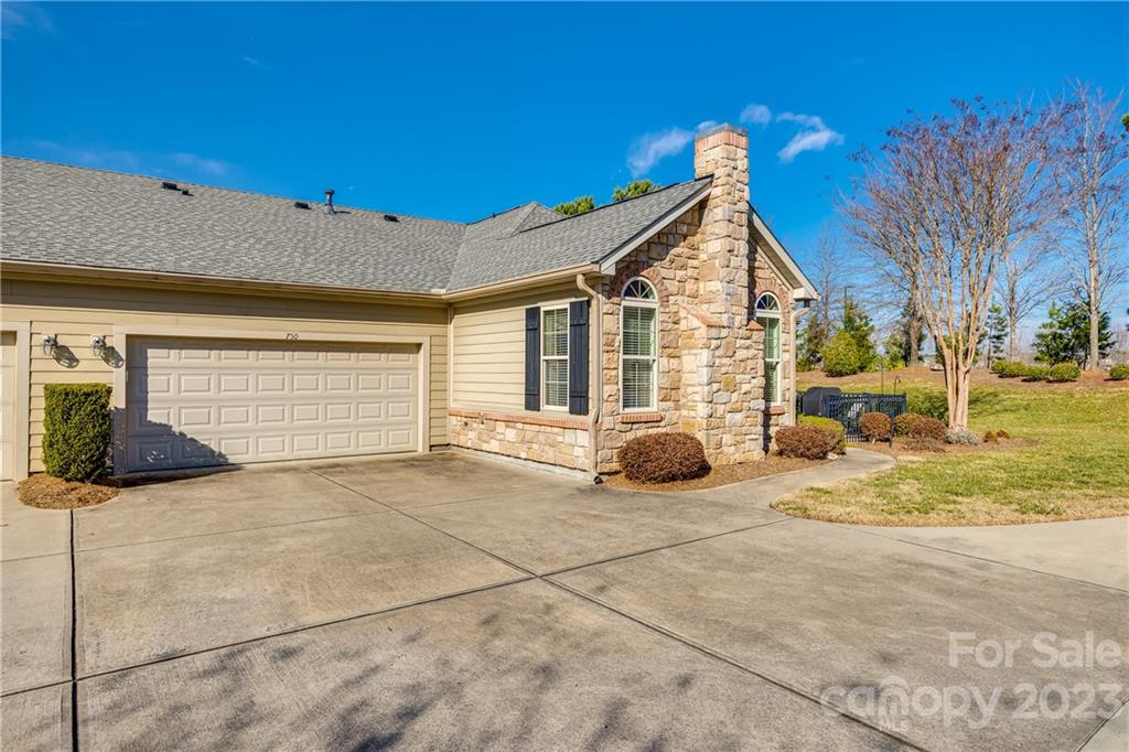750 Ledgestone Court Tega Cay, SC 29708 - Photo 31 of 36 Gallery Image 31