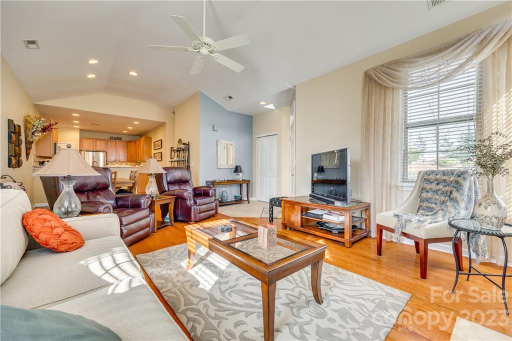 750 Ledgestone Court Tega Cay, SC 29708 - Photo 9 of 36 Gallery Image 9