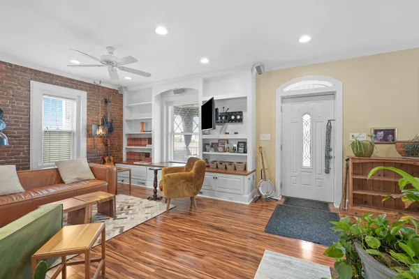 $249,900 | 8 Amsbry Street, Binghamton, NY 13901