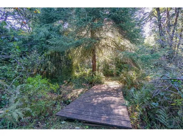 $1,399,000 | 17719 Northeast Manning Circle, Amboy, WA 98601