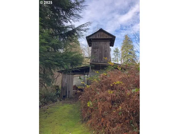 $1,399,000 | 17719 Northeast Manning Circle, Amboy, WA 98601