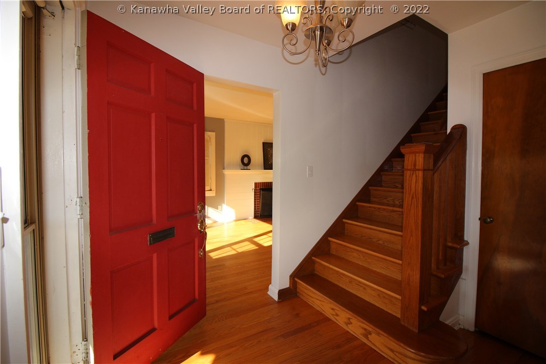 845 Lower Chester Road Charleston, WV 25302 - Photo 2 of 21 Gallery Image 2