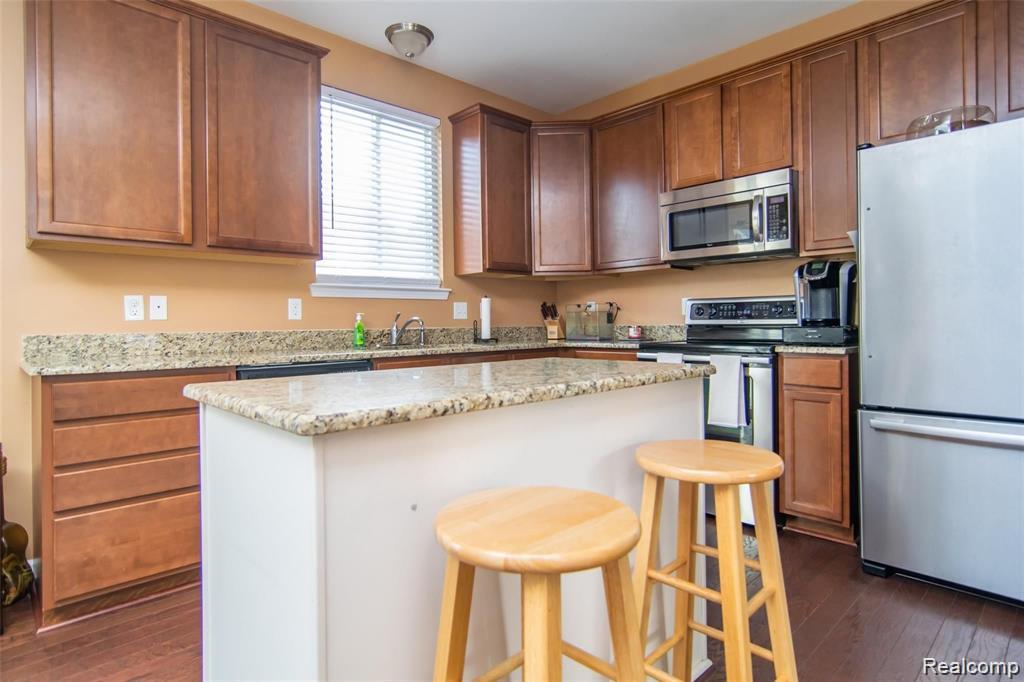 51171 Brompton Novi, MI 48374 - Photo 7 of 20
