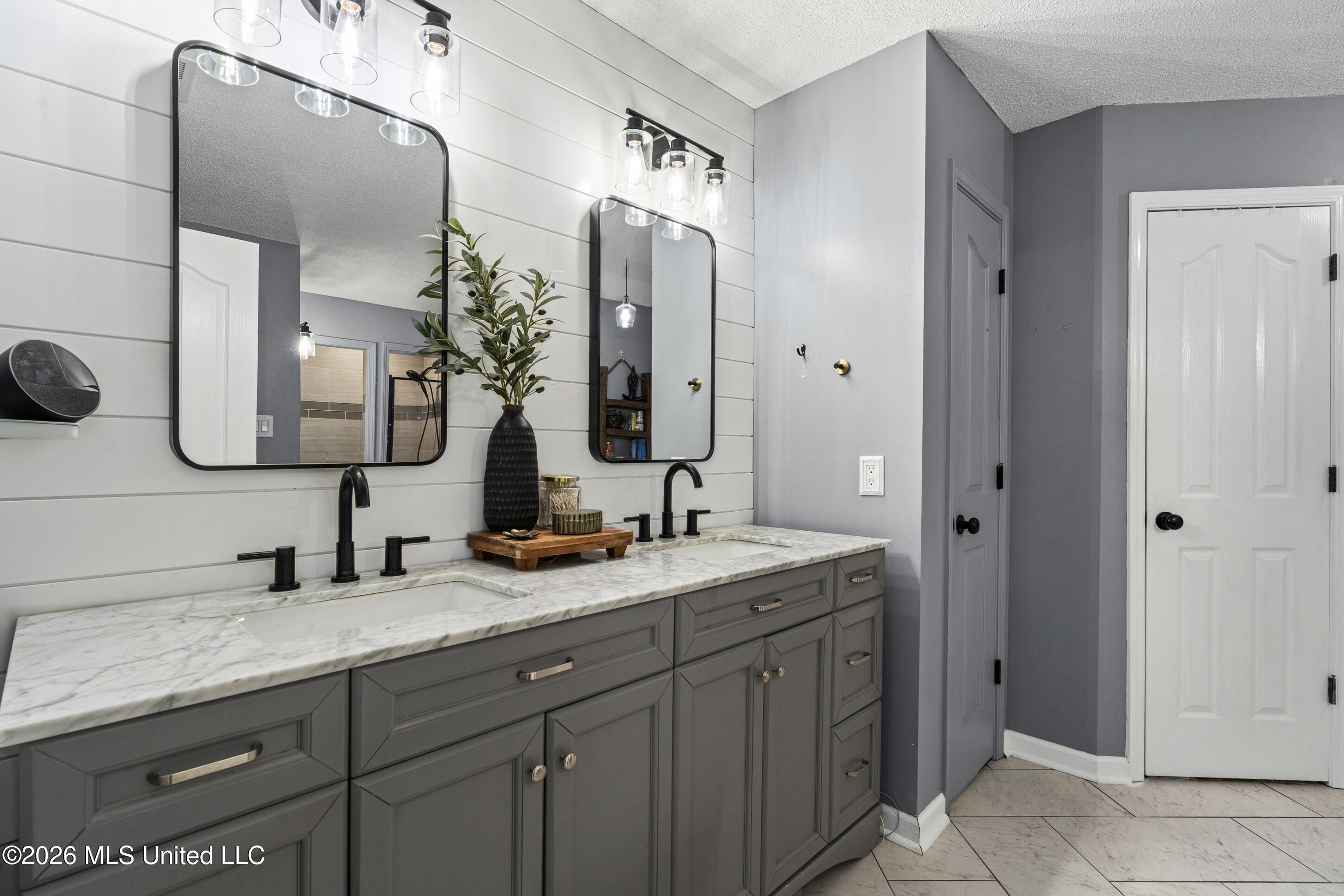 13090 Sandbourne West Olive Branch, MS 38654 - Photo 13 of 34 Primary Bathroom