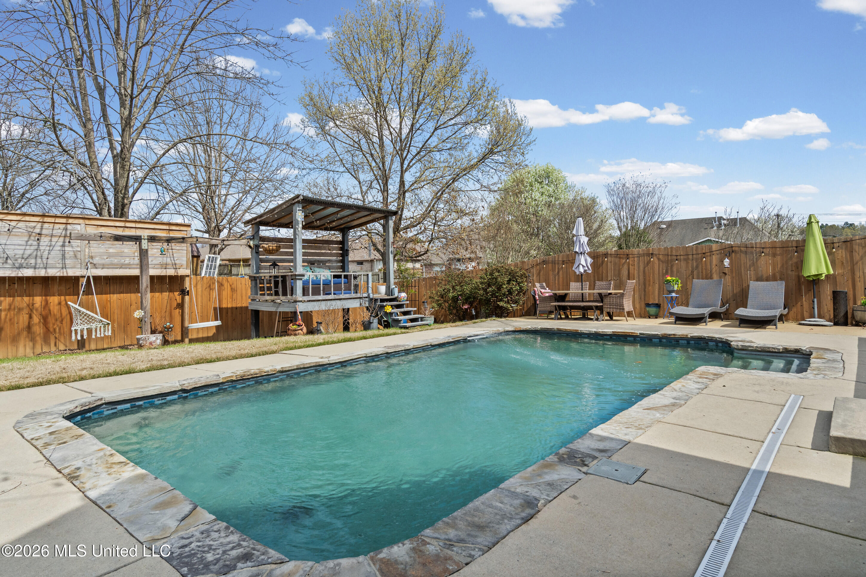 13090 Sandbourne West Olive Branch, MS 38654 - Photo 2 of 34 Backyard pool