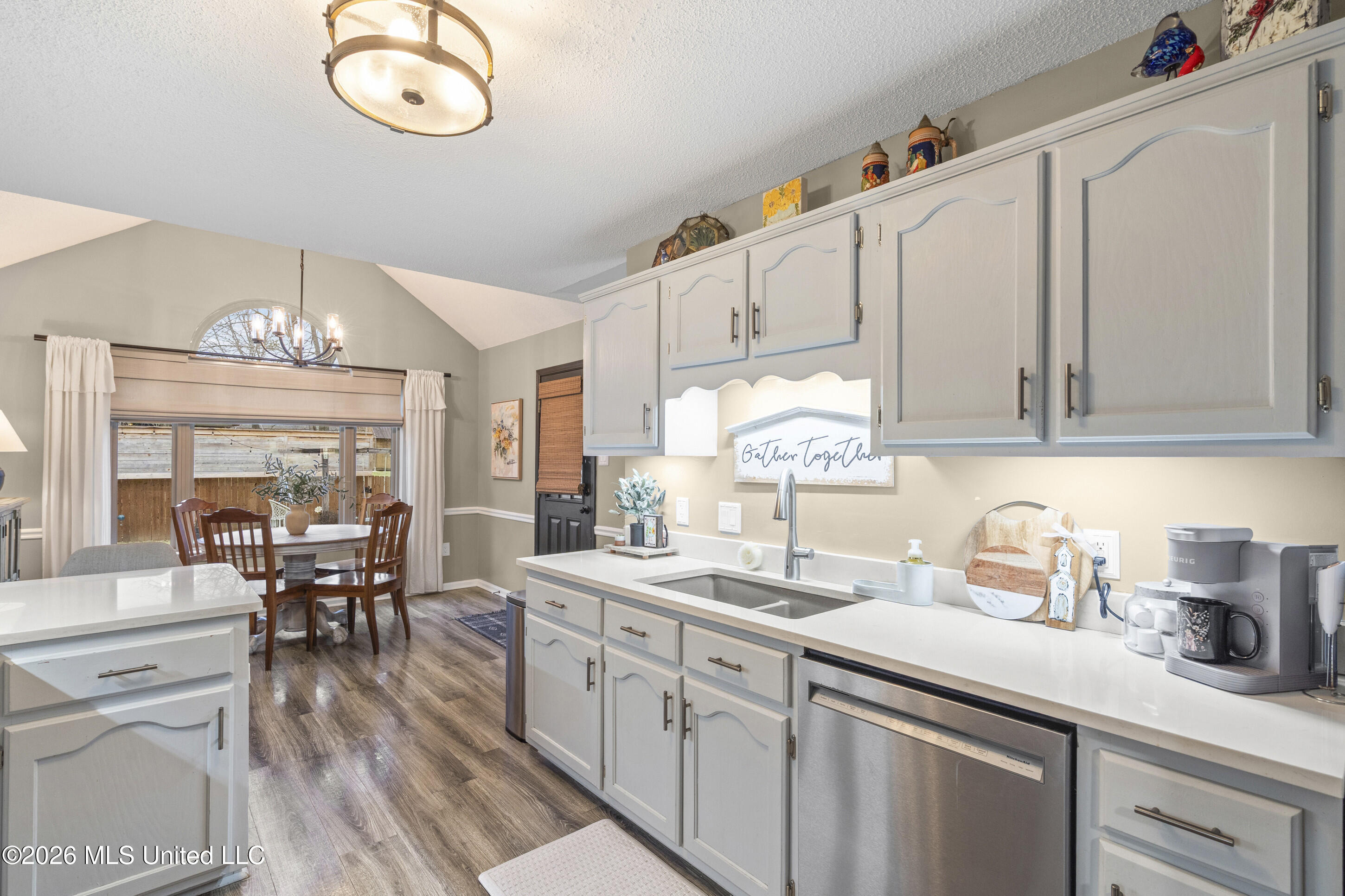 13090 Sandbourne West Olive Branch, MS 38654 - Photo 7 of 34 Kitchen/Dining