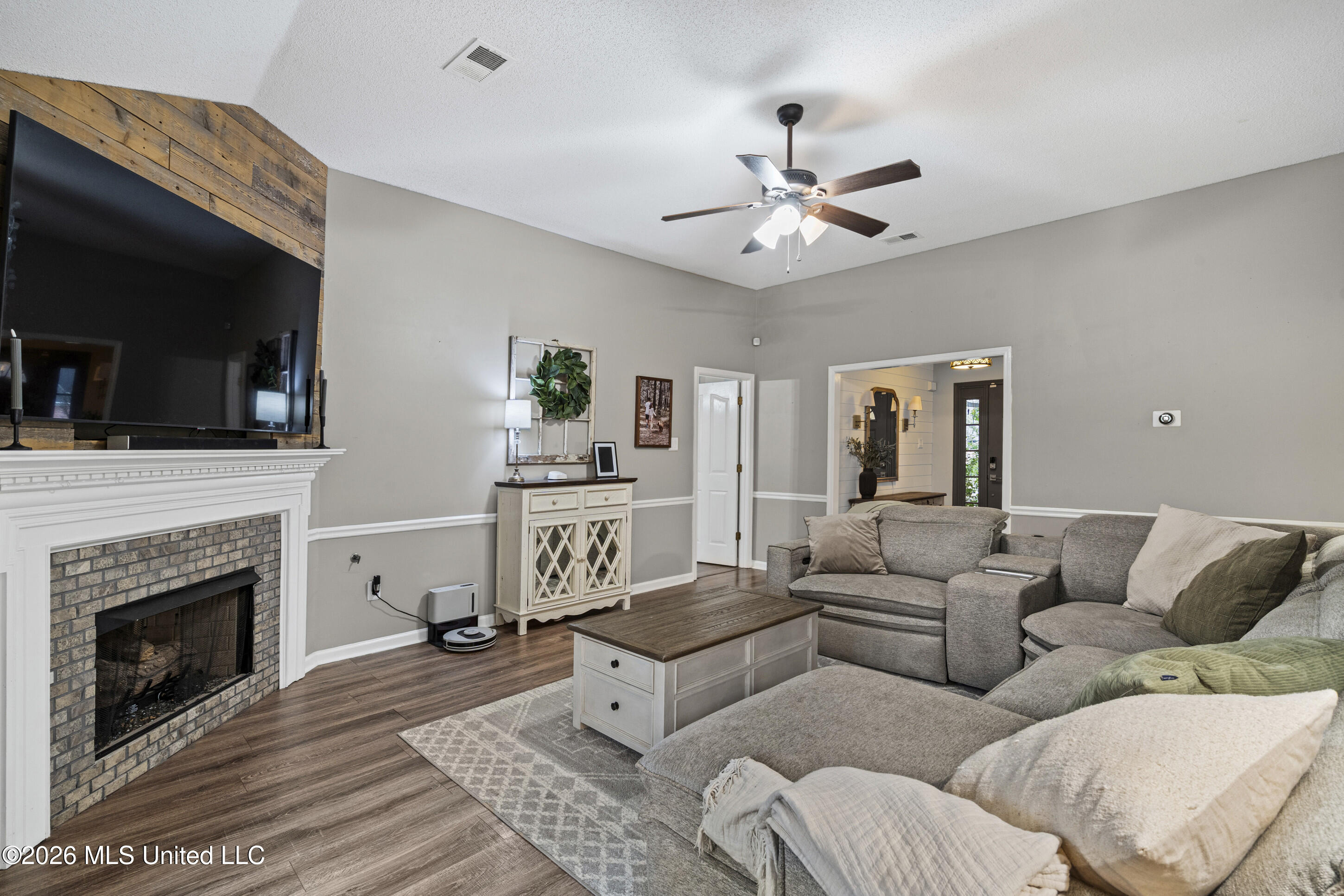 13090 Sandbourne West Olive Branch, MS 38654 - Photo 10 of 34 Dining to Living Room