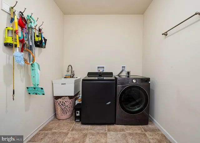 $378,499 | 45 Winterberry Lane, Womelsdorf, PA 19567