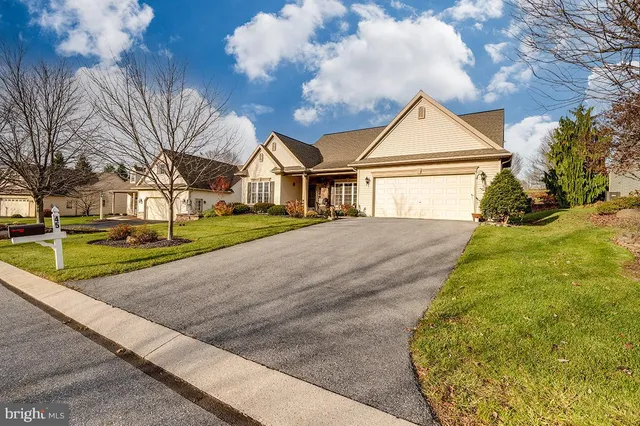 $378,499 | 45 Winterberry Lane, Womelsdorf, PA 19567