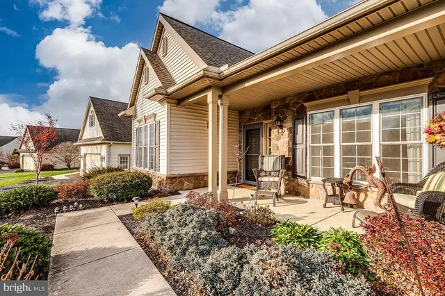 $378,499 | 45 Winterberry Lane, Womelsdorf, PA 19567